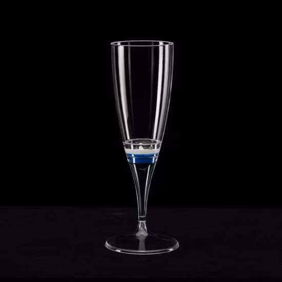 Bicchiere in plastica luminosa per wine bar